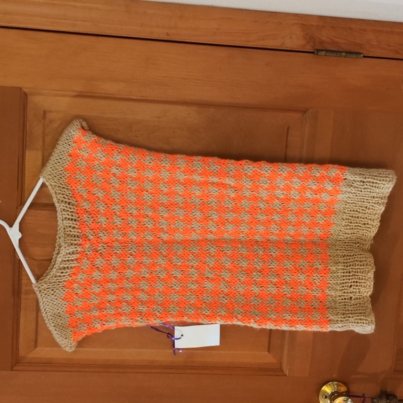 NEW! Hand Knit Acrylic Houndstooth Intarsia FITTED Sweater Vest Orange Tan S - Picture 3 of 9